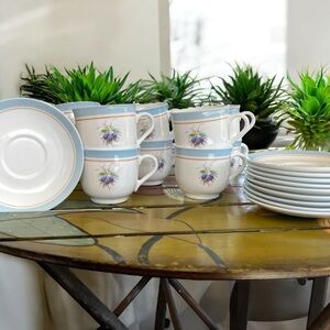 Martha Stewart Everyday Blueberries France tea or coffee cups w/saucers